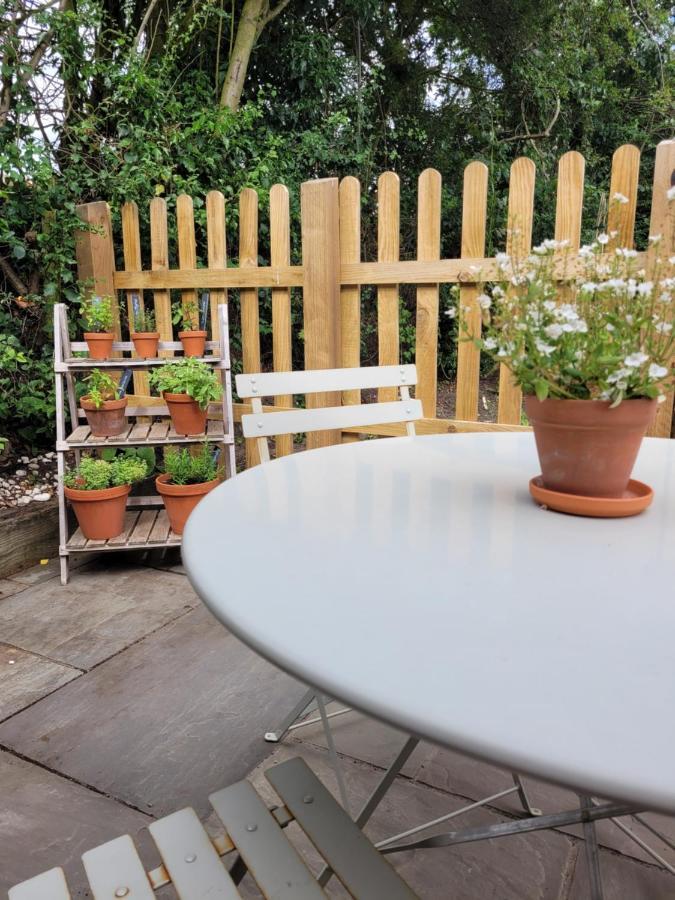 Entire 2 Bed Coach House In Peaceful Norfolk Village Pulham Екстер'єр фото