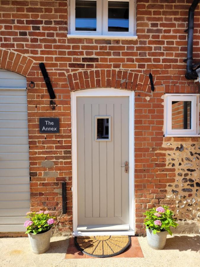 Entire 2 Bed Coach House In Peaceful Norfolk Village Pulham Екстер'єр фото